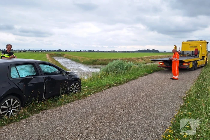 Automobilist onder invloed slaat over de kop, en probeert te vluchten