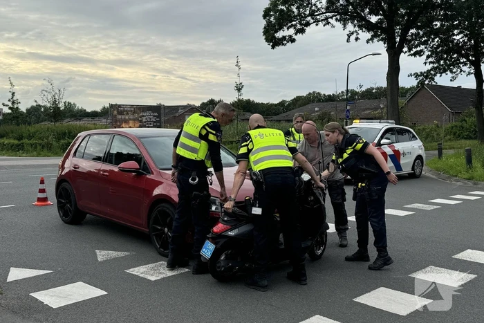 Automobilist rijdt door na ernstige aanrijding met scooterrijder