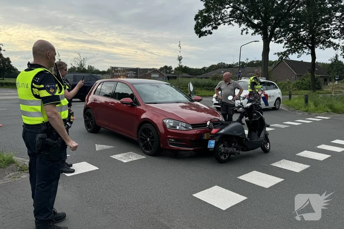 Automobilist rijdt door na ernstige aanrijding met scooterrijder