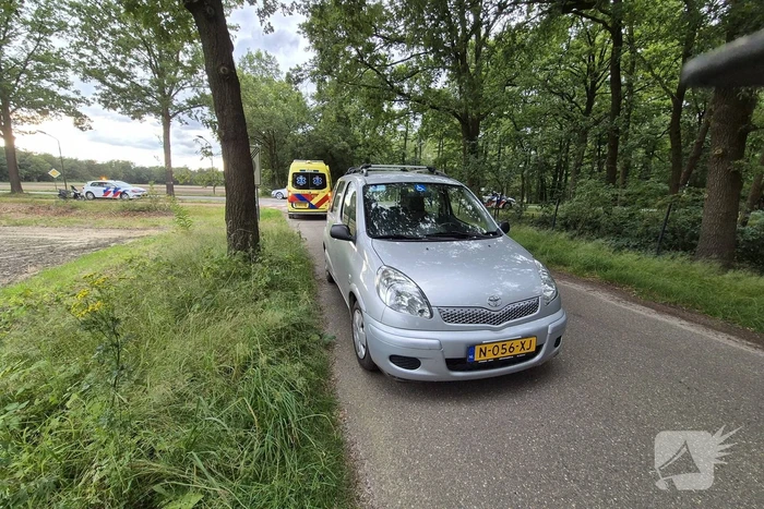 Fietser gewond bij botsing met auto
