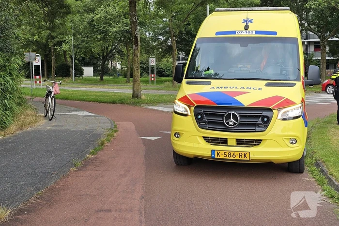 Fietser gewond bij aanrijding op rotonde