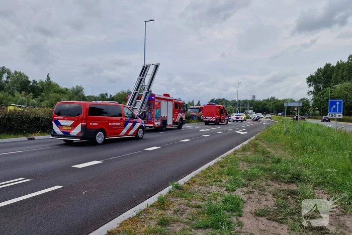 Hardloopster ternauwernood ontsnapt aan crashende auto