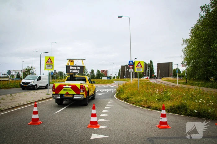 Waddingerbrug in storing, verkeer ervaart hinder