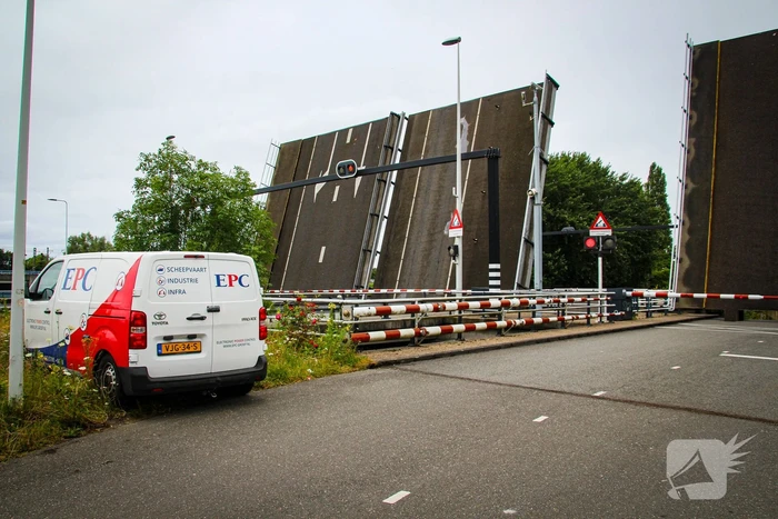Waddingerbrug in storing, verkeer ervaart hinder