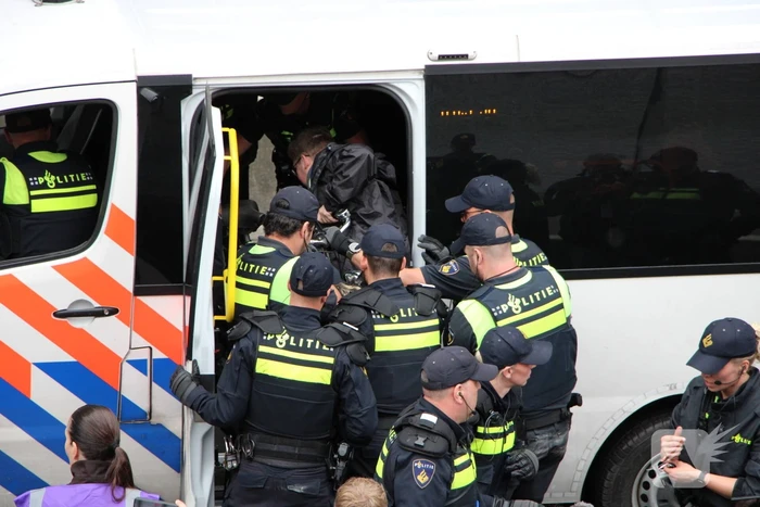 XR demonstreert tegen nieuw kabinet en blokkeert de A12