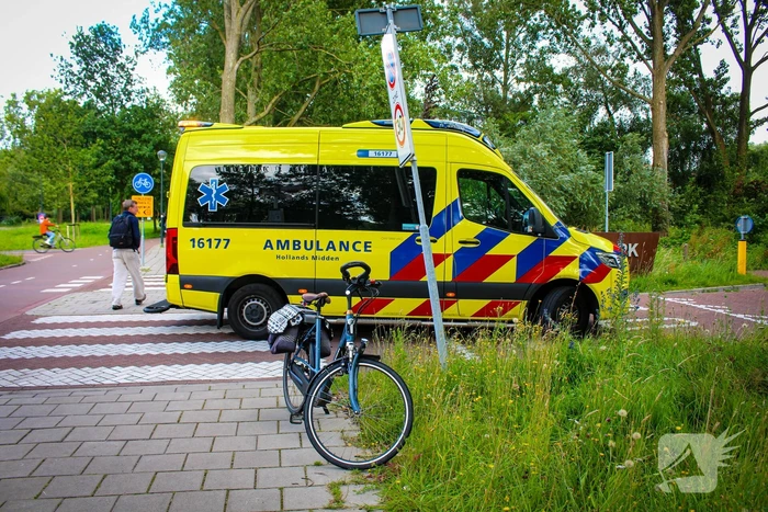 Fietser aangereden op rontonde