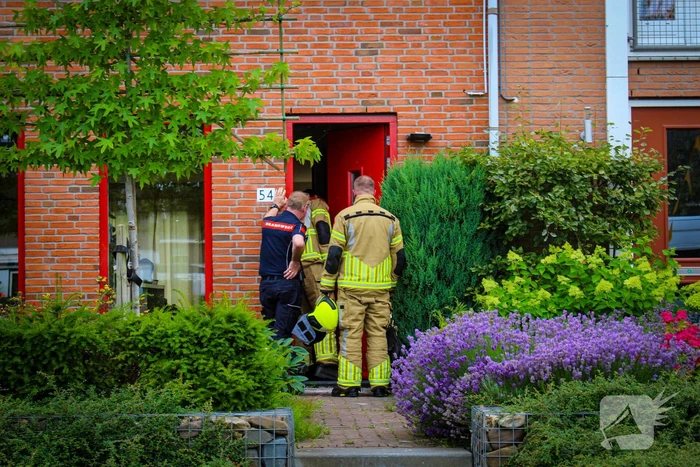 Brandweer gebeld voor gaslucht in woning