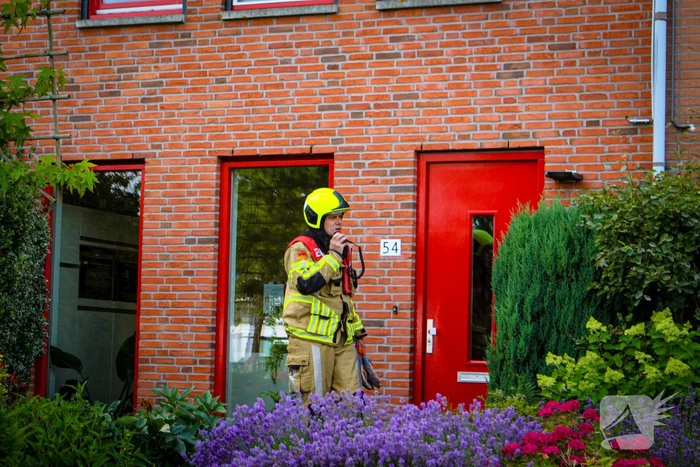 Brandweer gebeld voor gaslucht in woning