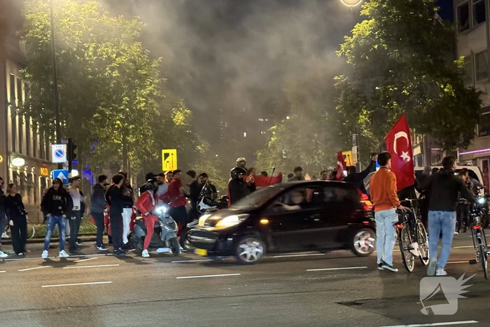 Kruising bezet door Turken na EK-winst