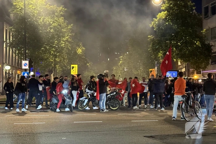 Kruising bezet door Turken na EK-winst