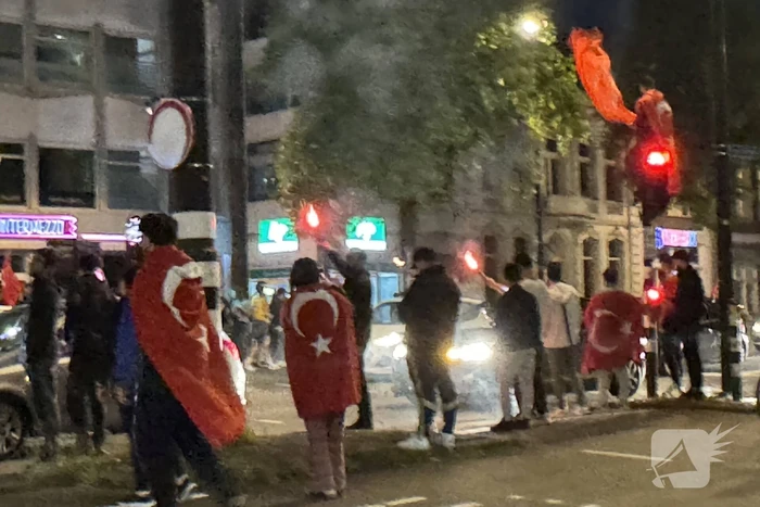 Kruising bezet door Turken na EK-winst