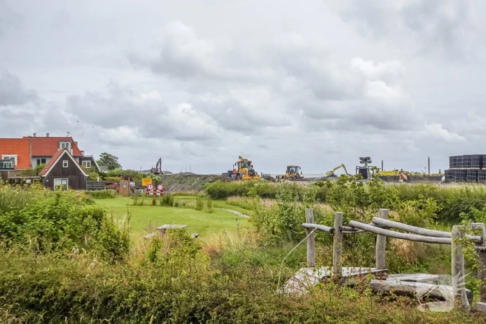 Versterking van Waddendijk op Waddeneiland