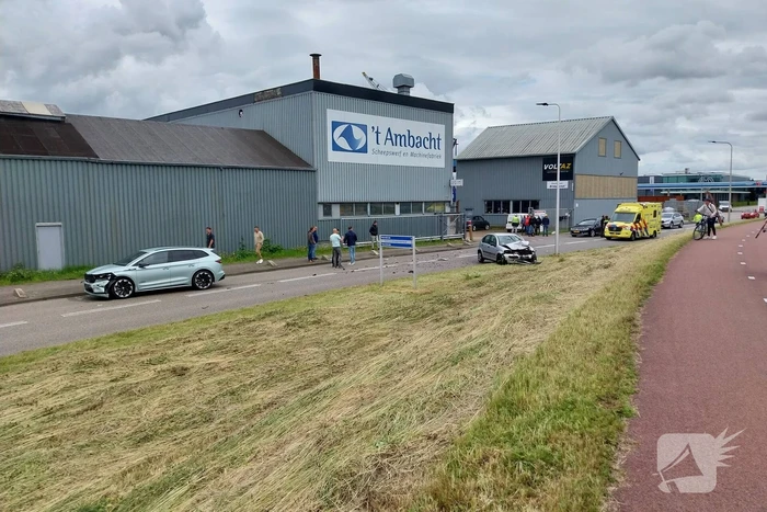 Voertuig zwaar beschadigd na ongeval