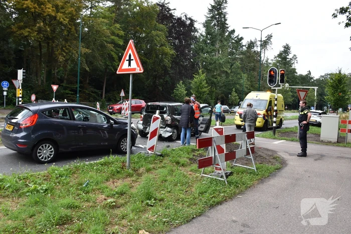 Een gewonde bij kop-staart ongeval