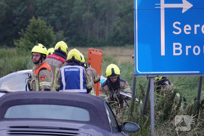 Persoon gewond bij flinke botsing