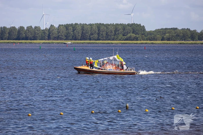 Drie jonge surfers gered op het Gooimeer