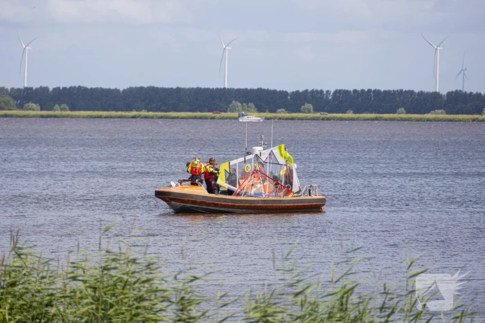 Drie jonge surfers gered op het Gooimeer