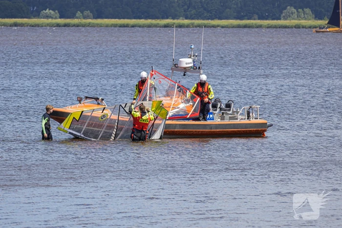 Drie jonge surfers gered op het Gooimeer