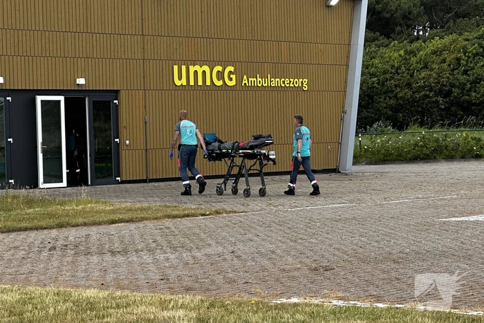 Ambulancehelikopter vervoerd persoon vanaf waddeneiland naar het vaste landt