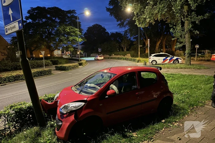 Dronken bestuurder aangehouden na ongeval, inzittende gewond