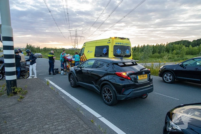 Fietsbezorger gewond bij aanrijding met auto
