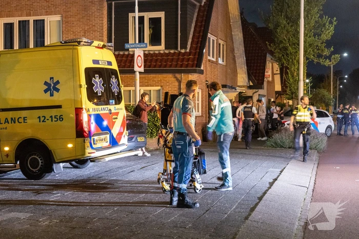Bewoner springt van balkon om aan de vlammen te ontkomen