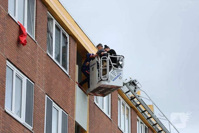 Vrouw doodgestoken in trappenhuis