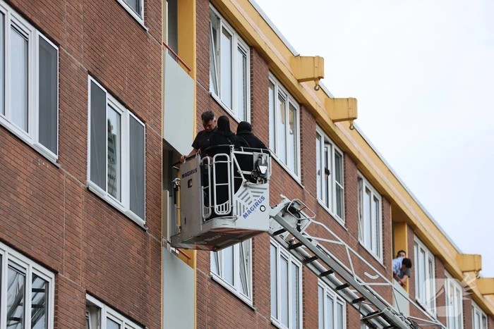 Vrouw doodgestoken in trappenhuis