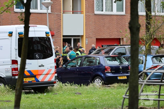 Vrouw doodgestoken in trappenhuis