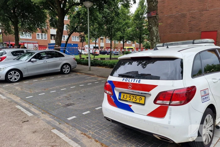 Vrouw doodgestoken in trappenhuis