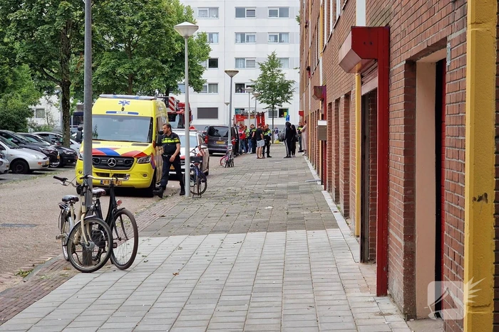 Vrouw doodgestoken in trappenhuis
