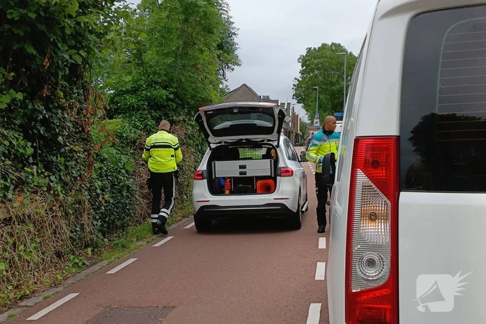 Auto schept persoon, traumateam ingezet
