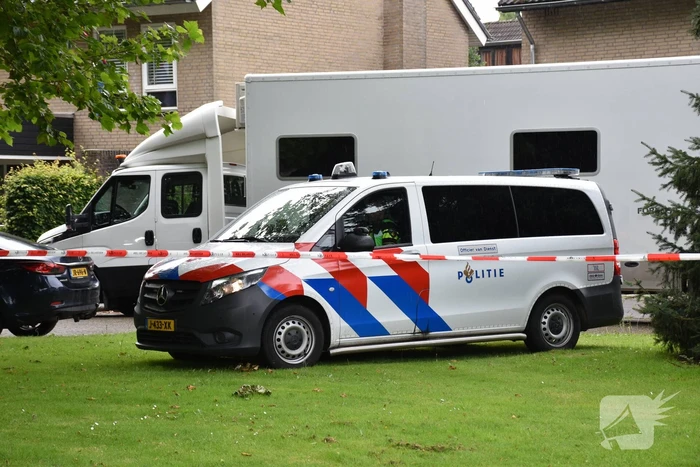 Overleden persoon aangetroffen, vermoedelijk niet natuurlijke doodsoorzaak