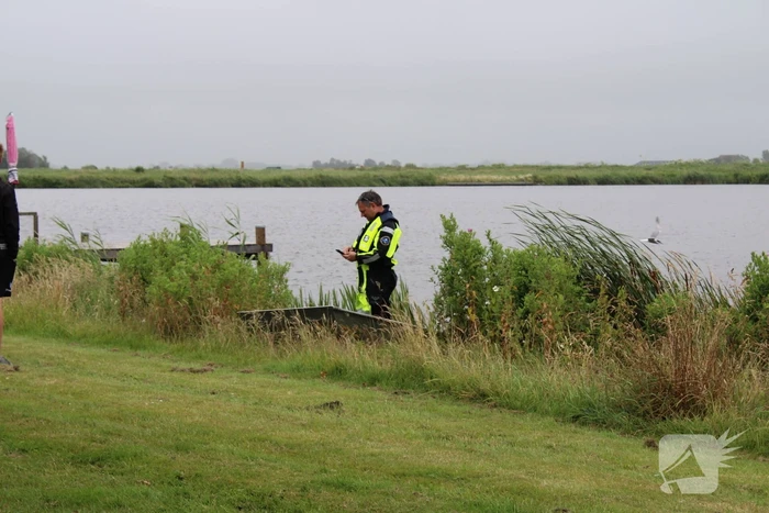 Persoon valt in water na ontploffing accu