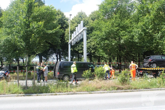 Voertuigen fors beschadigd na botsing