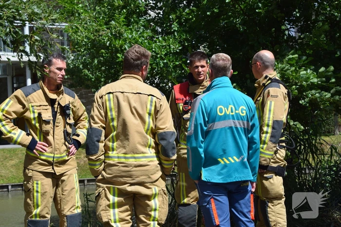 Brandweer doorzoekt water na aangetroffen fiets