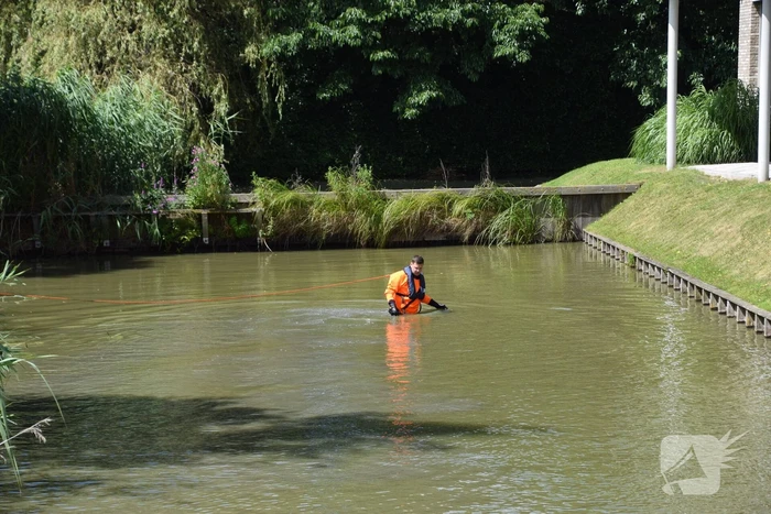 Brandweer doorzoekt water na aangetroffen fiets