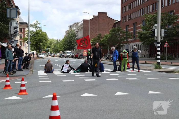 XR-demonstranten pogen opnieuw snelweg te blokkeren