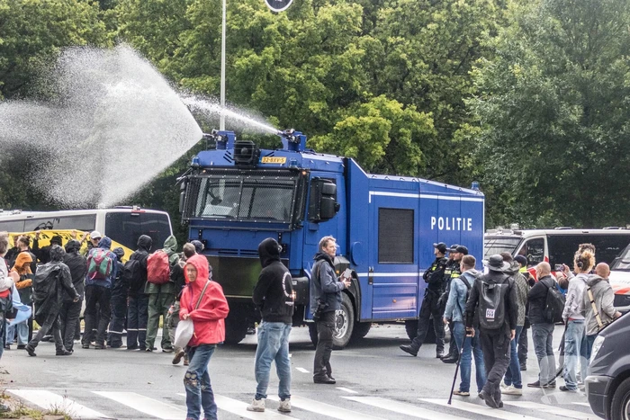 XR-demonstranten pogen opnieuw snelweg te blokkeren