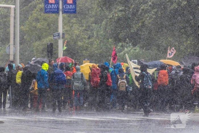 XR-demonstranten pogen opnieuw snelweg te blokkeren