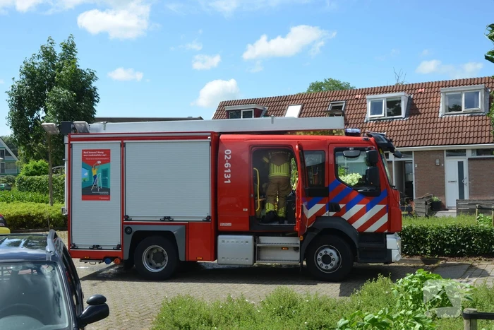 Brandweer ventileert woning na brand