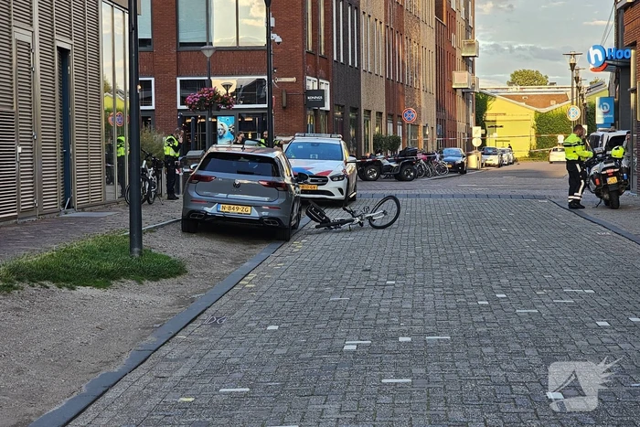 Agent op fiets aangereden door automobilist