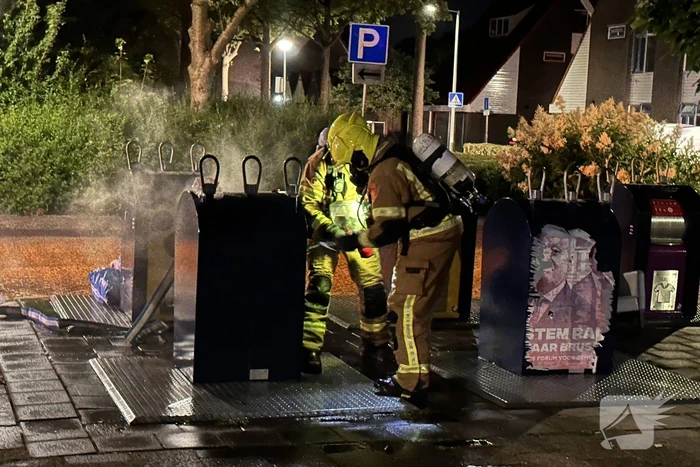 Brandweer blust ondergrondse container