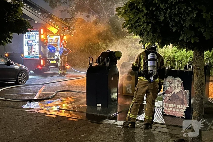 Brandweer blust ondergrondse container