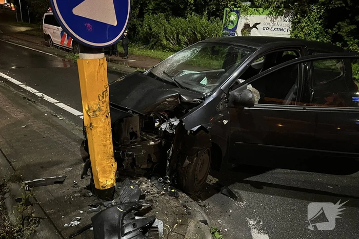 Inzittenden gaan er na auto-ongeluk vandoor