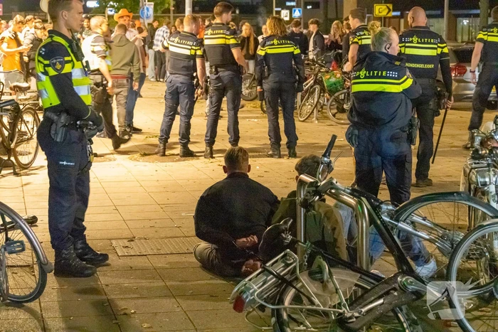 Aanhoudingen tijdens onrust bij café