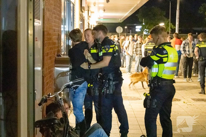 Aanhoudingen tijdens onrust bij café