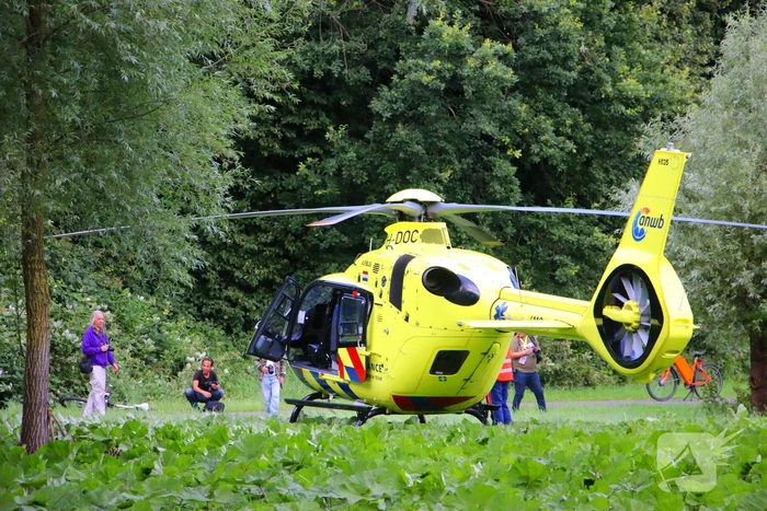 Traumahelikopter ingezet voor persoon te water