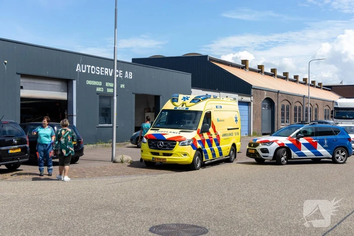 Botsing tussen twee auto's zorgt voor veel schade
