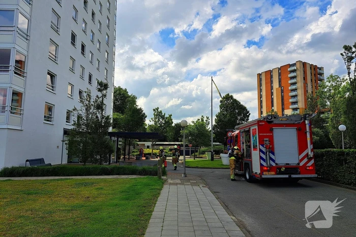 Brandweer blust kleine brand in woning